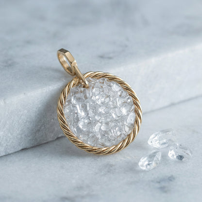 Amuleto Tensor de Cobre con Cristal de Roca – Bañado en Oro