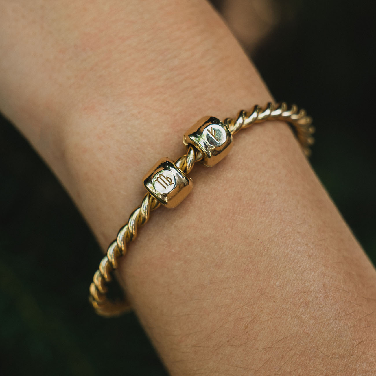 Charms con signo zodiacal Virgo (♍︎) Chapado en oro - plata de ley 925